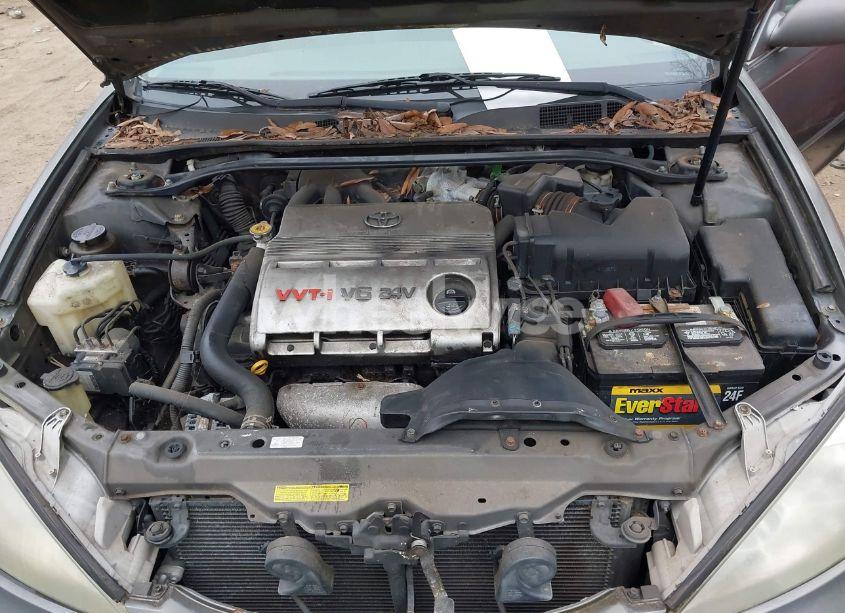 Photo 10 of 2004 Toyota Camry LE V6 (VIN 4T1BF30K54U581984)