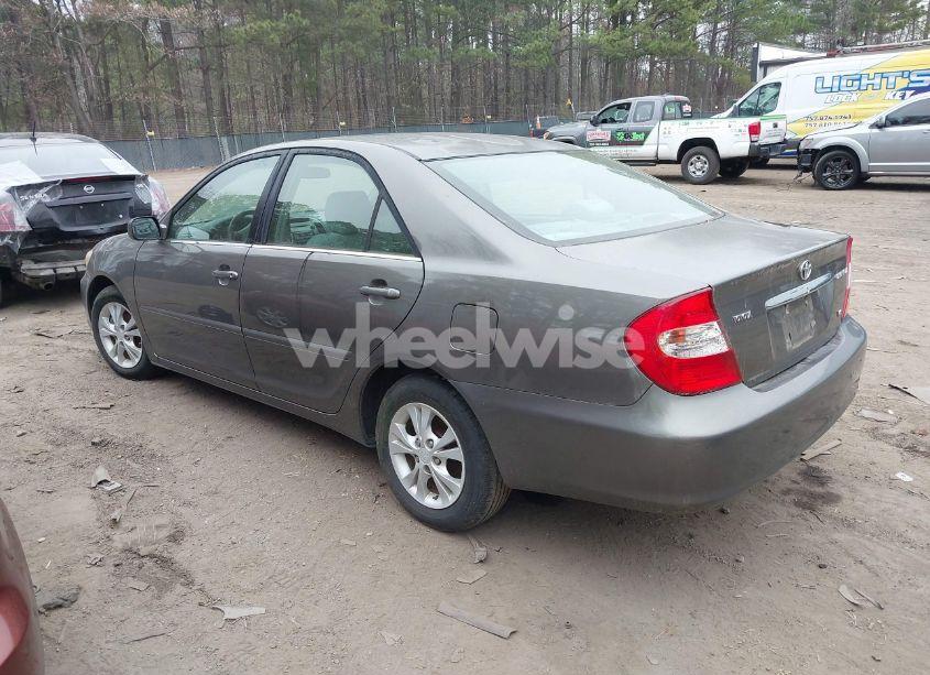 Photo 3 of 2004 Toyota Camry LE V6 (VIN 4T1BF30K54U581984)