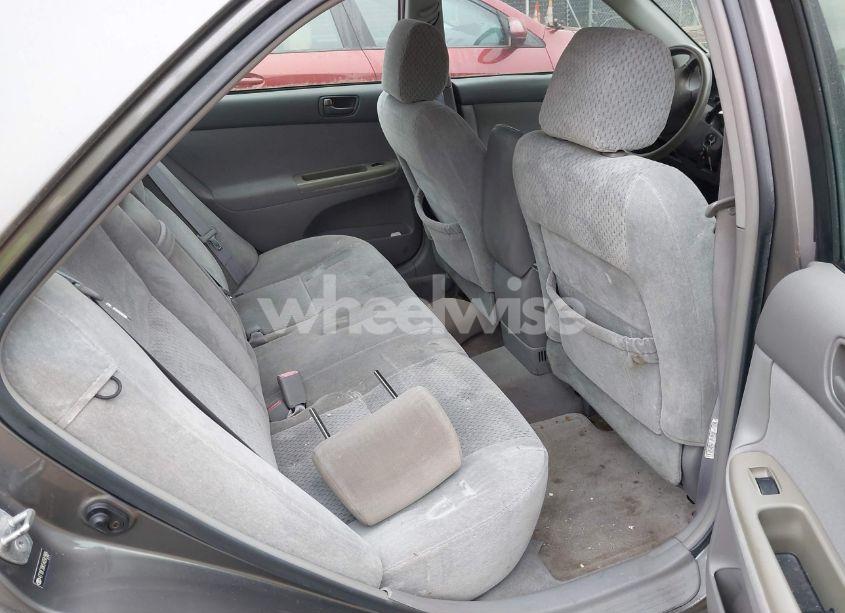 Photo 8 of 2004 Toyota Camry LE V6 (VIN 4T1BF30K54U581984)