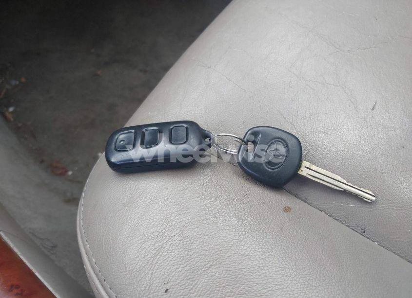 Photo 11 of 2005 Toyota Camry XLE V6 (VIN 4T1BF30K55U085939)