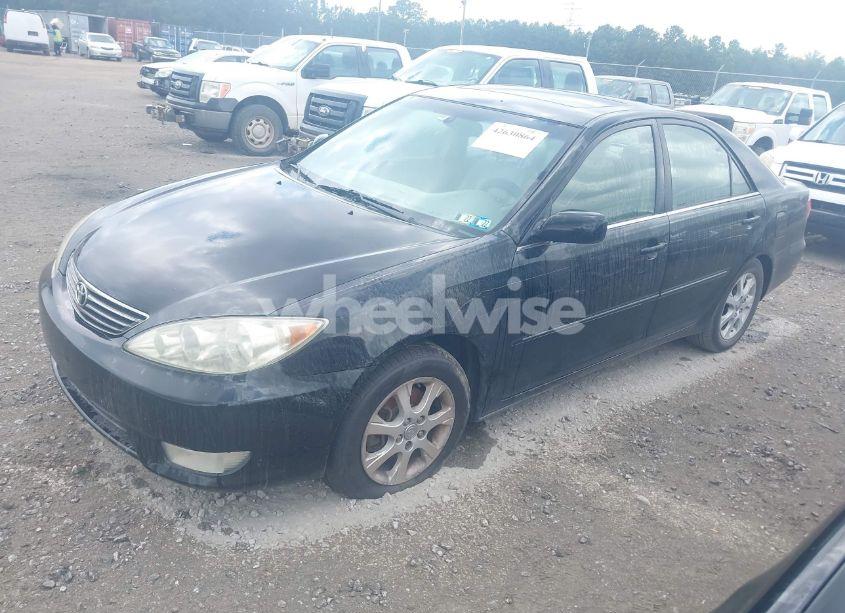 Photo 2 of 2005 Toyota Camry XLE V6 (VIN 4T1BF30K55U085939)