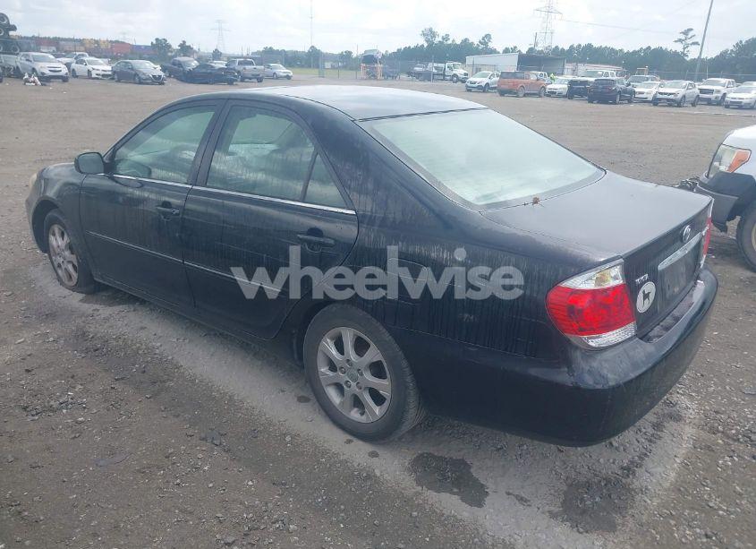 Photo 3 of 2005 Toyota Camry XLE V6 (VIN 4T1BF30K55U085939)