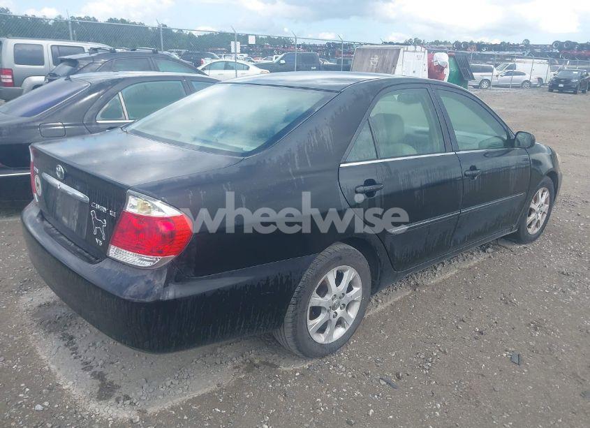 Photo 4 of 2005 Toyota Camry XLE V6 (VIN 4T1BF30K55U085939)