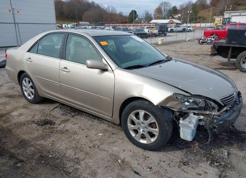 2005 Toyota Camry XLE V6 (VIN 4T1BF30K55U086167) main photo
