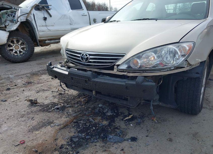 Photo 13 of 2005 Toyota Camry XLE V6 (VIN 4T1BF30K55U086167)