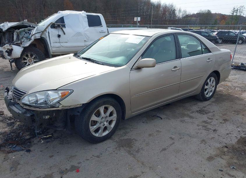 Photo 2 of 2005 Toyota Camry XLE V6 (VIN 4T1BF30K55U086167)