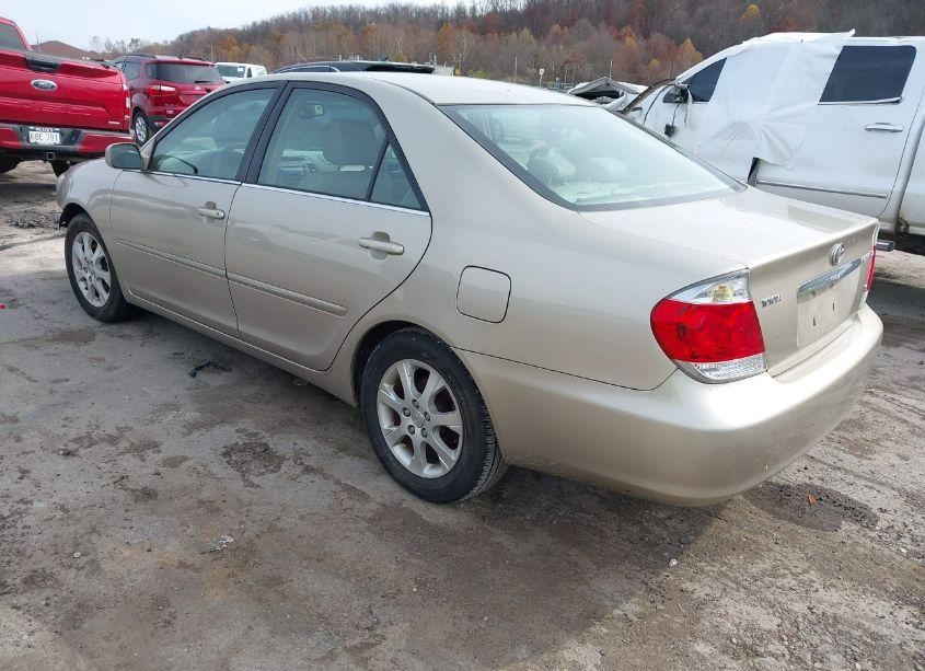 Photo 3 of 2005 Toyota Camry XLE V6 (VIN 4T1BF30K55U086167)