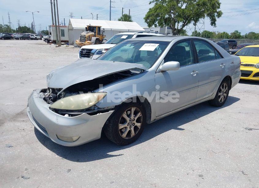 Photo 2 of 2005 Toyota Camry XLE V6 (VIN 4T1BF30K55U087903)