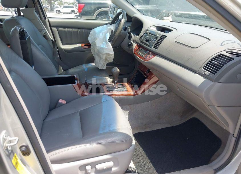 Photo 5 of 2005 Toyota Camry XLE V6 (VIN 4T1BF30K55U087903)