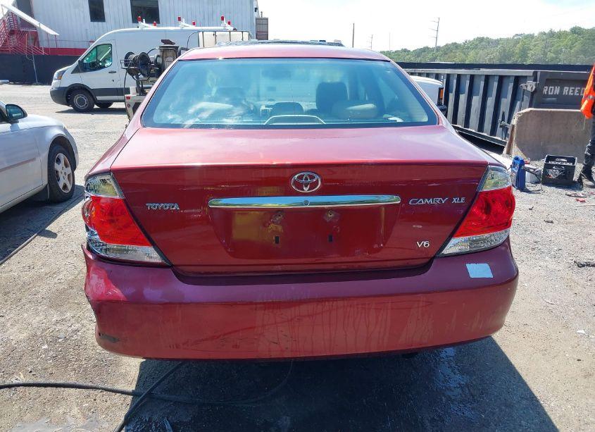 Photo 16 of 2005 Toyota Camry LE V6/XLE V6 (VIN 4T1BF30K55U101833)