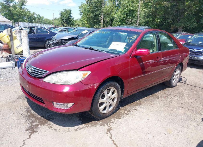 Photo 2 of 2005 Toyota Camry LE V6/XLE V6 (VIN 4T1BF30K55U101833)