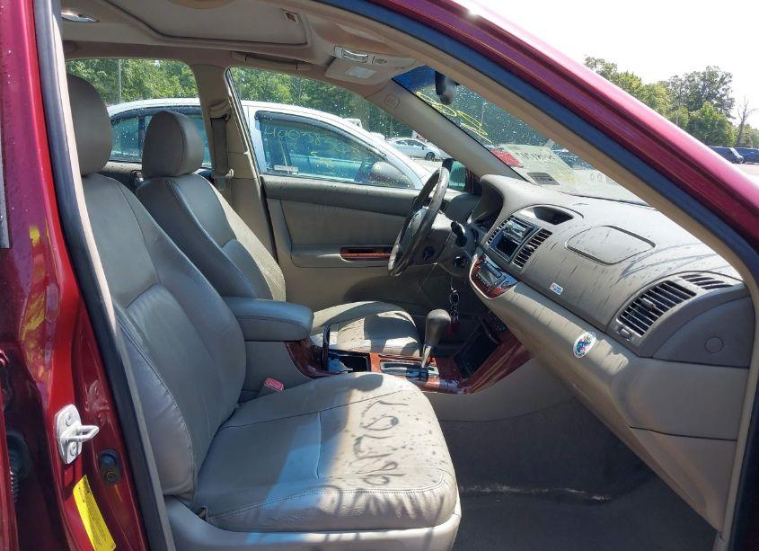 Photo 5 of 2005 Toyota Camry LE V6/XLE V6 (VIN 4T1BF30K55U101833)
