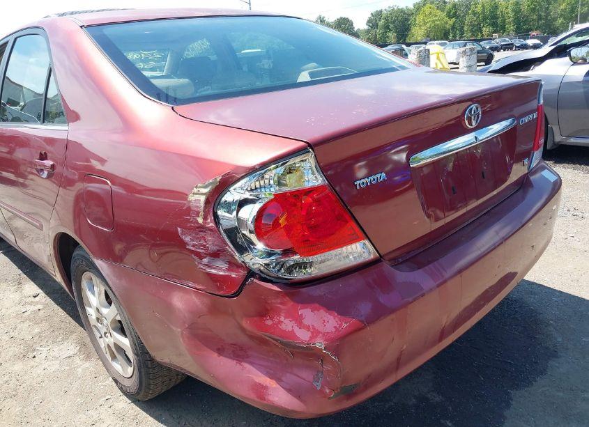Photo 6 of 2005 Toyota Camry LE V6/XLE V6 (VIN 4T1BF30K55U101833)