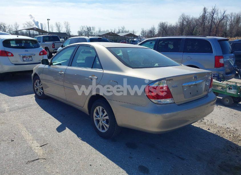 Photo 3 of 2005 Toyota Camry LE V6 (VIN 4T1BF30K55U104487)