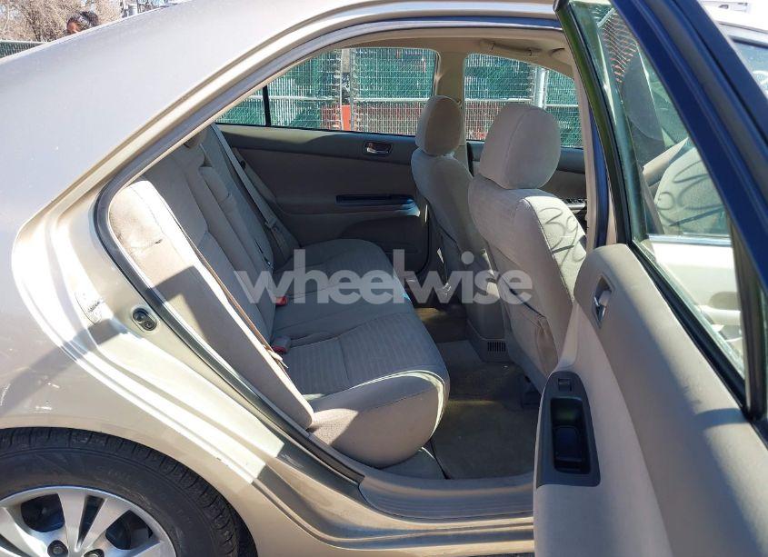 Photo 8 of 2005 Toyota Camry LE V6 (VIN 4T1BF30K55U104487)