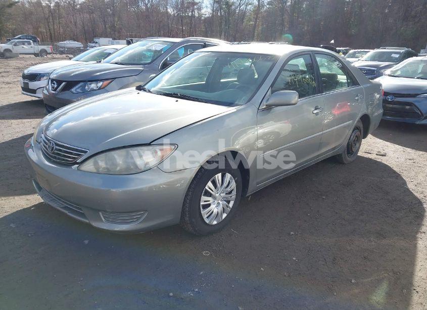 Photo 2 of 2005 Toyota Camry LE V6 (VIN 4T1BF30K55U615214)