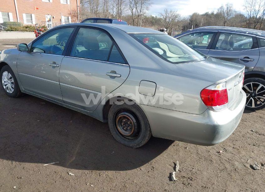 Photo 3 of 2005 Toyota Camry LE V6 (VIN 4T1BF30K55U615214)