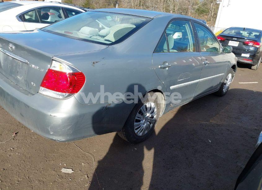 Photo 4 of 2005 Toyota Camry LE V6 (VIN 4T1BF30K55U615214)
