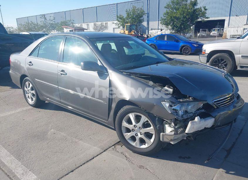 2005 Toyota Camry XLE V6 (VIN 4T1BF30K55U619313) main photo