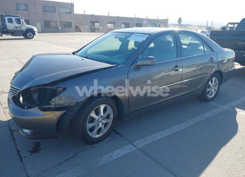 Photo 2 of 2005 Toyota Camry XLE V6 (VIN 4T1BF30K55U619313)