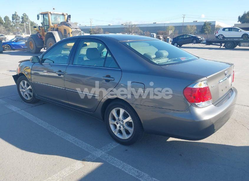 Photo 3 of 2005 Toyota Camry XLE V6 (VIN 4T1BF30K55U619313)