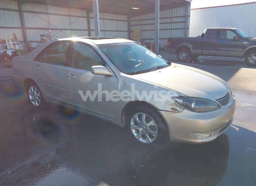 2006 Toyota Camry XLE V6 (VIN 4T1BF30K56U630717) main photo