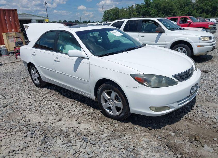 2002 Toyota Camry SE V6 (VIN 4T1BF30K62U503954) main photo