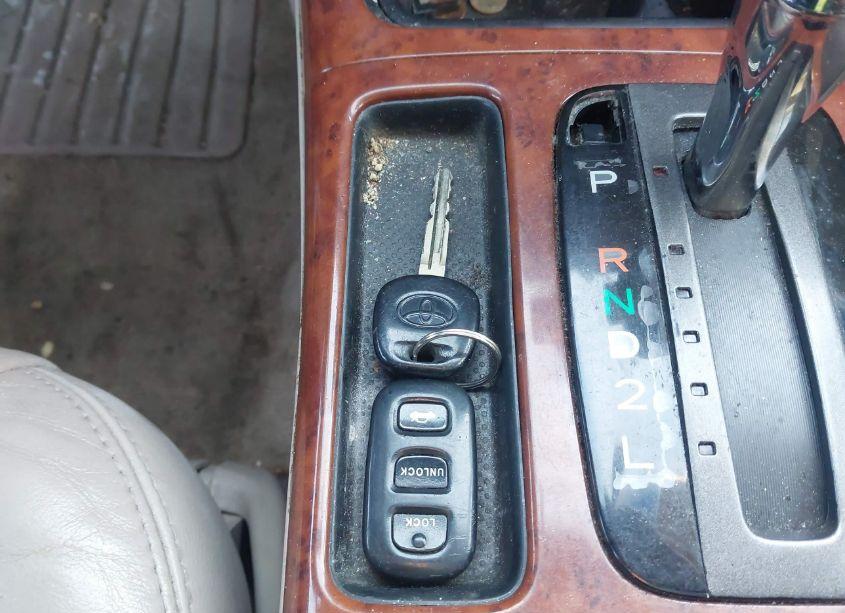 Photo 11 of 2003 Toyota Camry XLE V6 (VIN 4T1BF30K63U037265)