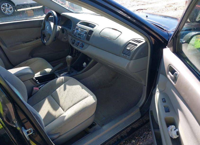 Photo 5 of 2004 Toyota Camry LE V6 (VIN 4T1BF30K64U064791)