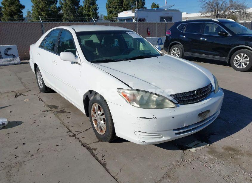 2004 Toyota Camry LE V6 (VIN 4T1BF30K64U065990) main photo