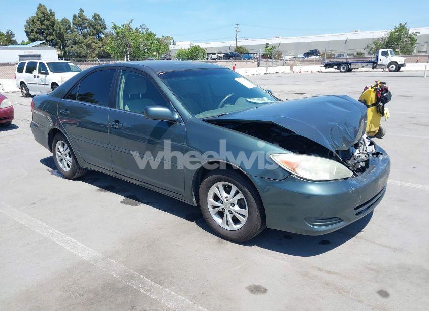 2004 Toyota Camry LE V6 (VIN 4T1BF30K64U067898) main photo