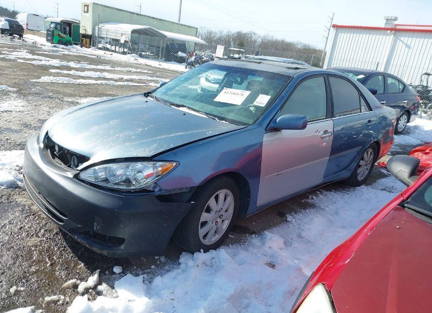 Photo 2 of 2004 Toyota Camry XLE V6 (VIN 4T1BF30K64U578883)