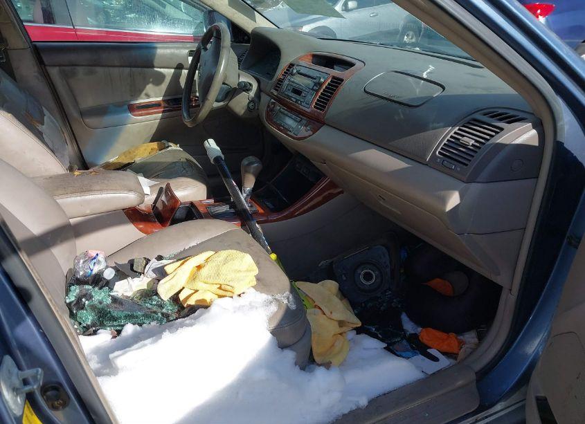 Photo 5 of 2004 Toyota Camry XLE V6 (VIN 4T1BF30K64U578883)