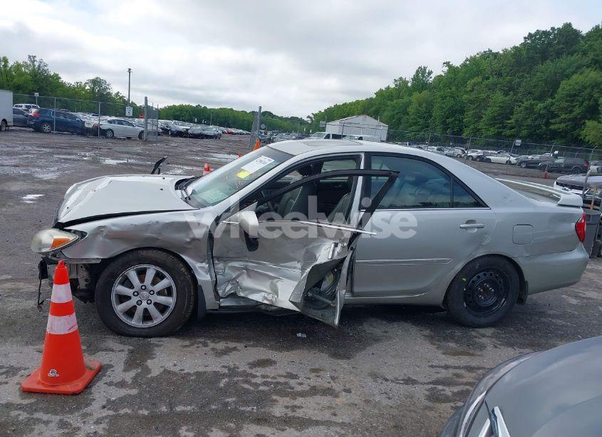 Photo 14 of 2004 Toyota Camry (VIN 4T1BF30K64U581671)