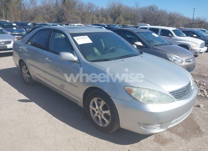 2005 Toyota Camry XLE V6 (VIN 4T1BF30K65U609678) main photo