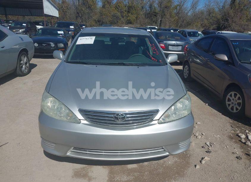 Photo 6 of 2005 Toyota Camry XLE V6 (VIN 4T1BF30K65U609678)
