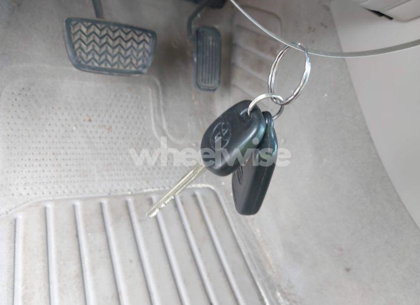 Photo 11 of 2005 Toyota Camry XLE V6 (VIN 4T1BF30K65U610460)