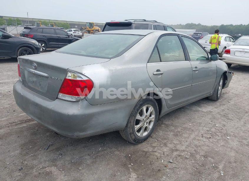 Photo 4 of 2005 Toyota Camry XLE V6 (VIN 4T1BF30K65U610460)
