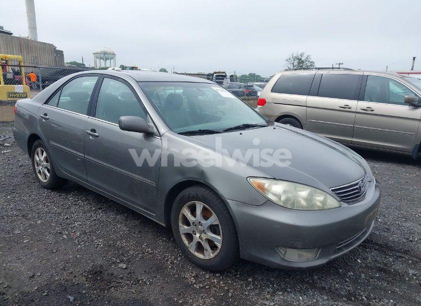 2006 Toyota Camry XLE V6 (VIN 4T1BF30K66U621606) main photo