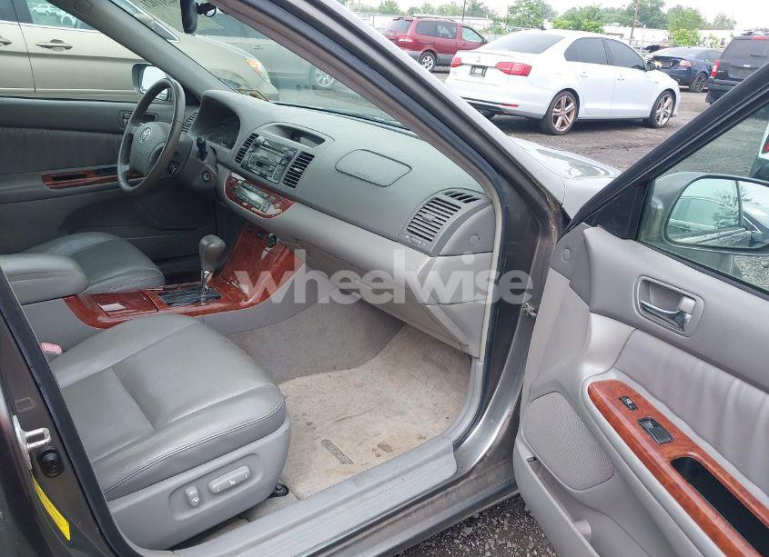 Photo 5 of 2006 Toyota Camry XLE V6 (VIN 4T1BF30K66U621606)