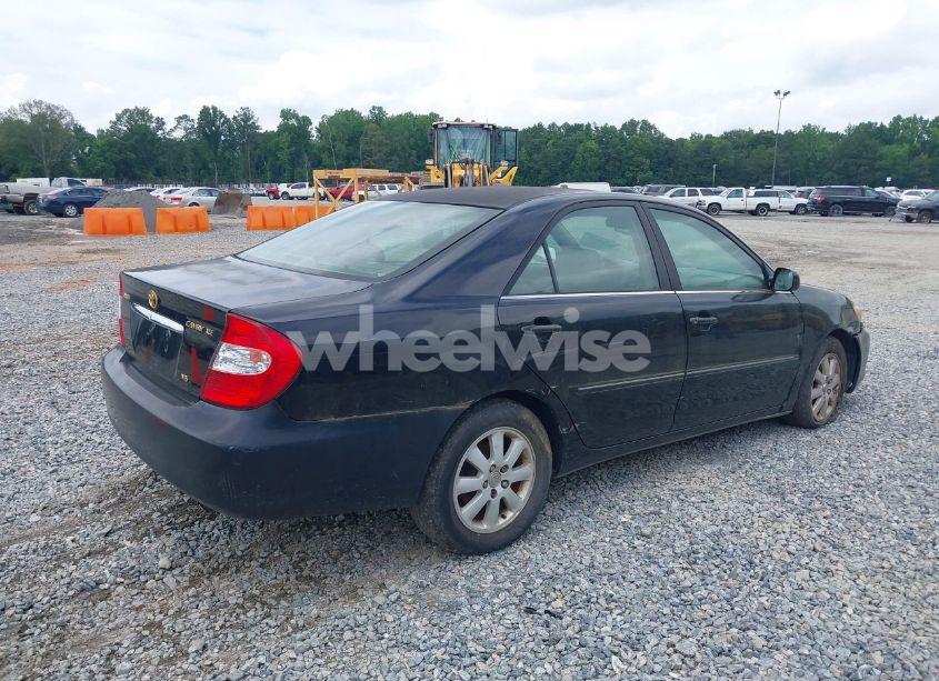 Photo 4 of 2002 Toyota Camry XLE V6 (VIN 4T1BF30K72U004905)