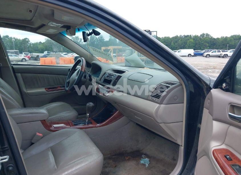 Photo 5 of 2002 Toyota Camry XLE V6 (VIN 4T1BF30K72U004905)