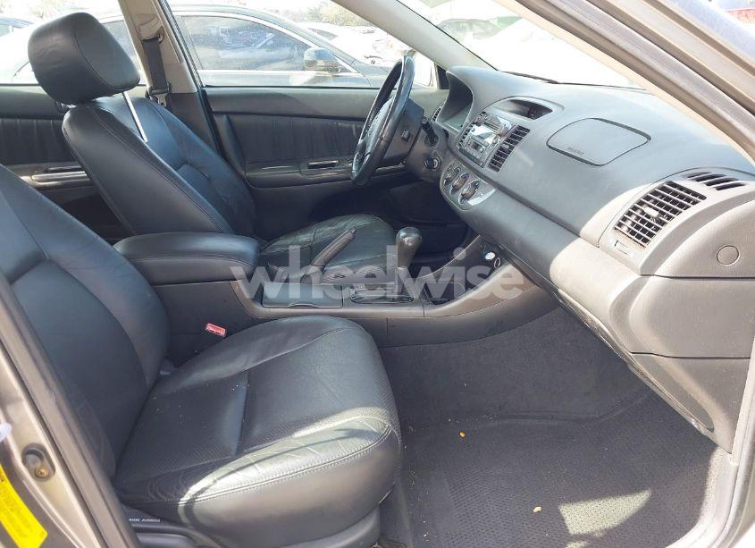 Photo 5 of 2002 Toyota Camry SE V6 (VIN 4T1BF30K72U515045)