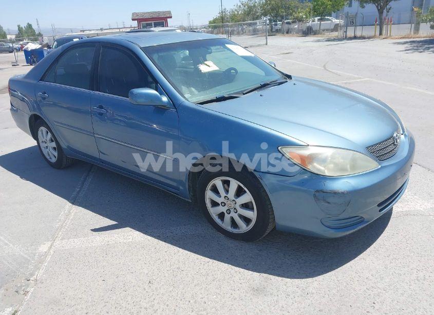 2002 Toyota Camry XLE V6 (VIN 4T1BF30K72U538731) main photo