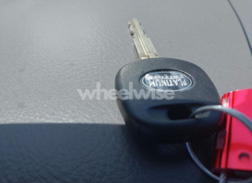 Photo 11 of 2002 Toyota Camry XLE V6 (VIN 4T1BF30K72U538731)