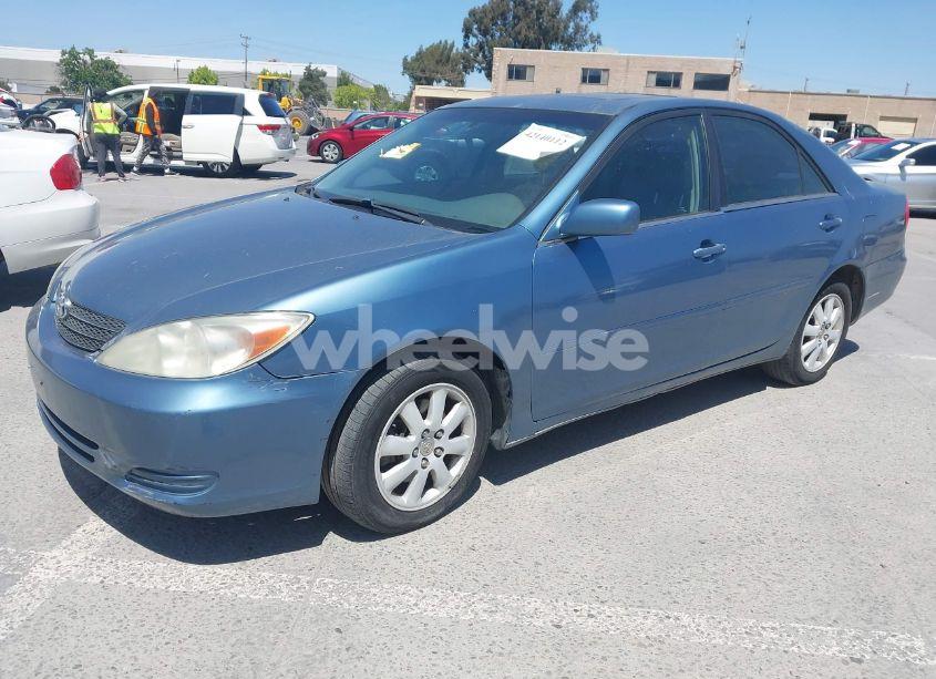 Photo 2 of 2002 Toyota Camry XLE V6 (VIN 4T1BF30K72U538731)