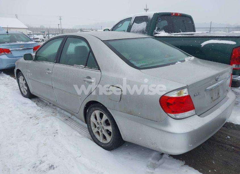 Photo 3 of 2005 Toyota Camry XLE V6 (VIN 4T1BF30K75U084503)