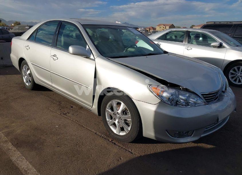 2005 Toyota Camry XLE V6 (VIN 4T1BF30K75U606532) main photo