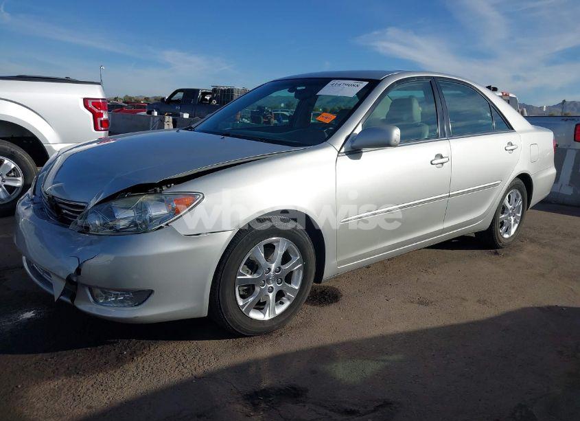 Photo 2 of 2005 Toyota Camry XLE V6 (VIN 4T1BF30K75U606532)