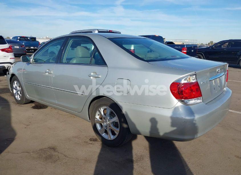 Photo 3 of 2005 Toyota Camry XLE V6 (VIN 4T1BF30K75U606532)